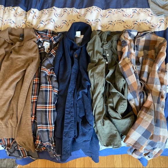 3 men’s tops and 2 sweaters from H and M! Size medium - Picture 1 of 5